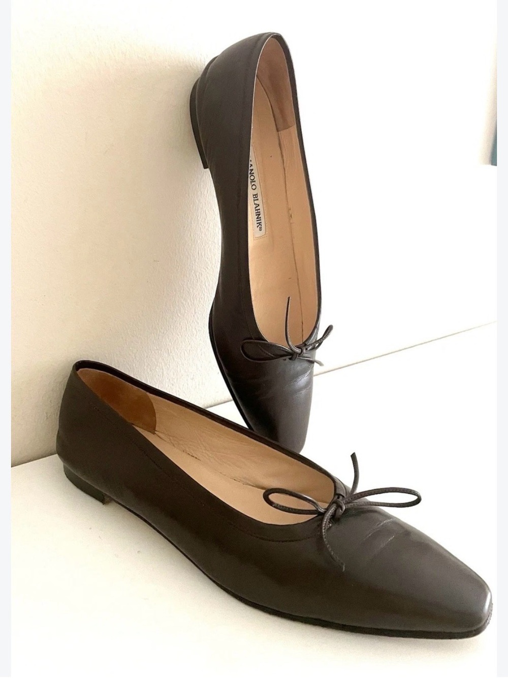 Manolo Blahnik Chocolate Brown Leather Bow Flats 39.5